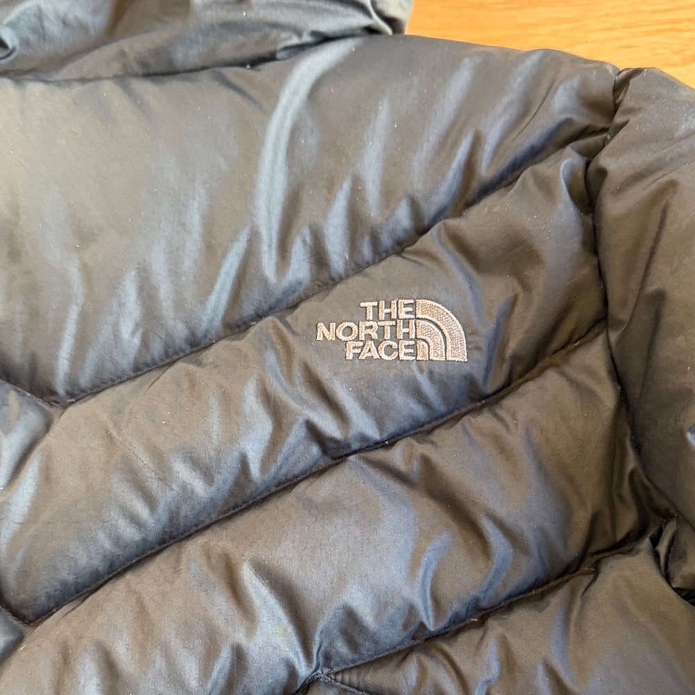 The North Face Women's Black Quilted Hooded Puffer Small - Picture 5 of 5
